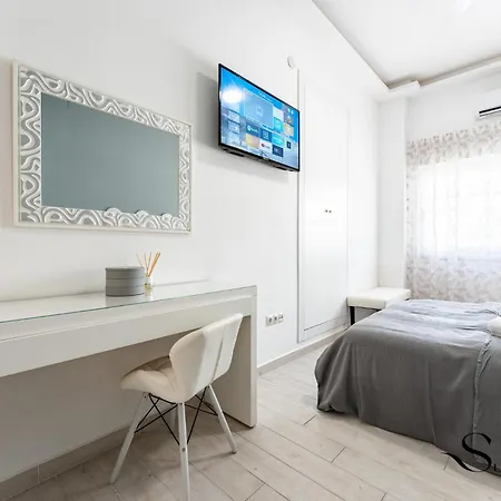 Location, 50m From The And Resaurants Appartamento Benalmádena
