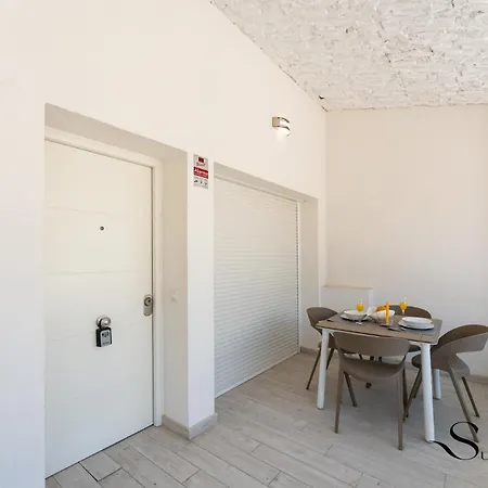 Location, 50m From The And Resaurants Appartamento